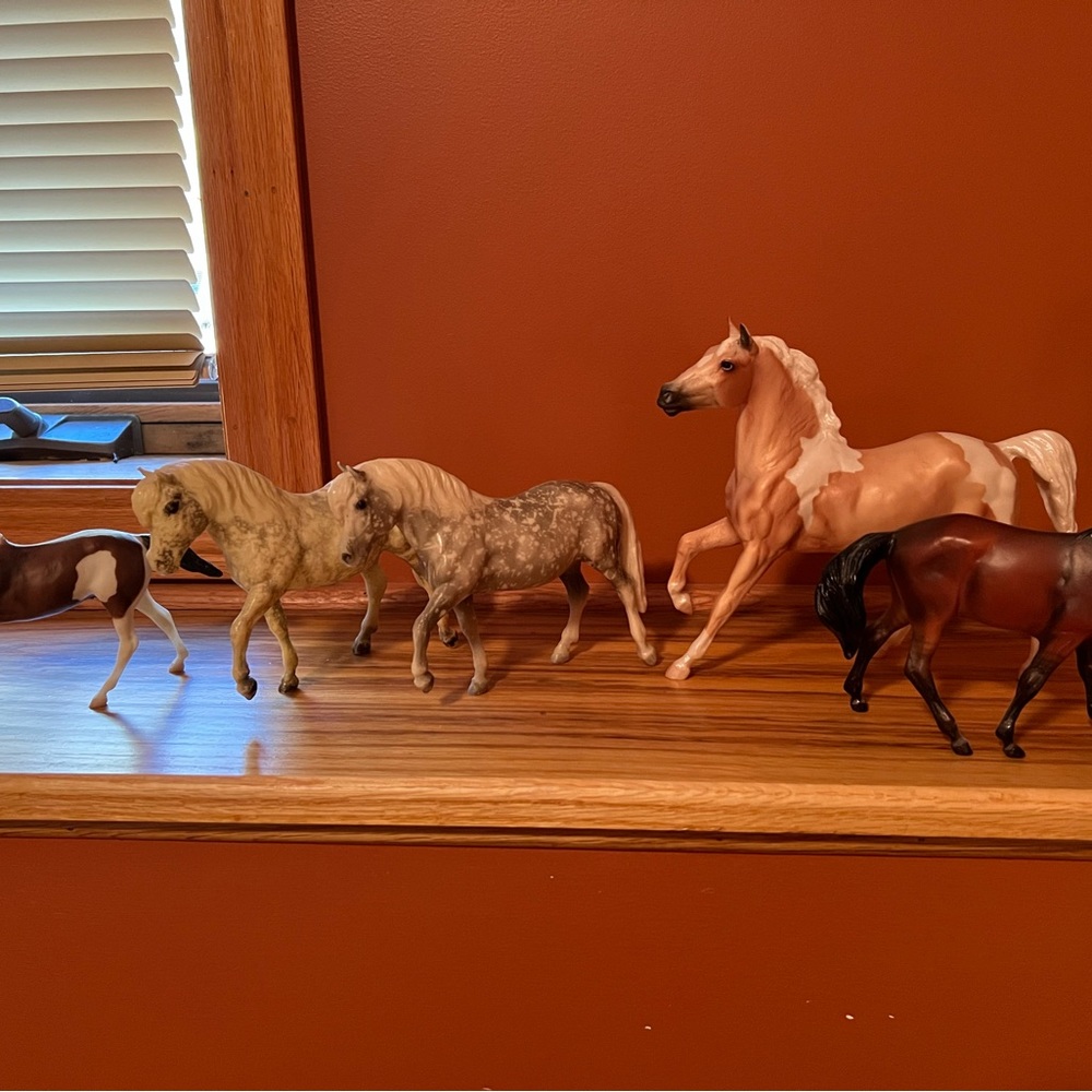 Lot of Breyer horses